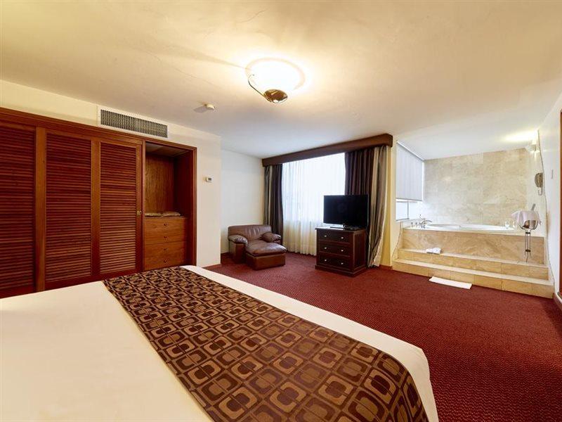 Carrera Hotel Lima