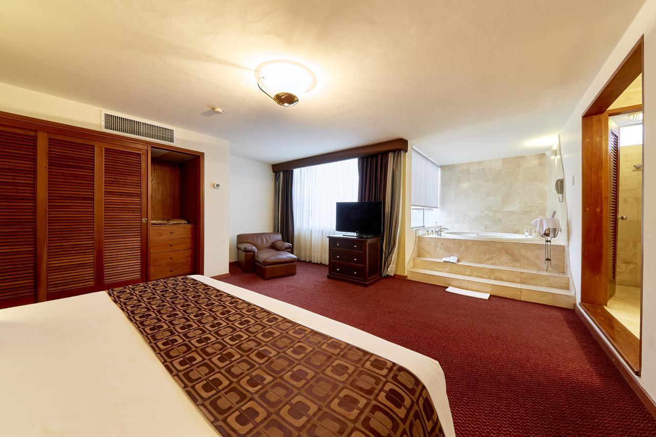 Carrera Hotel Lima