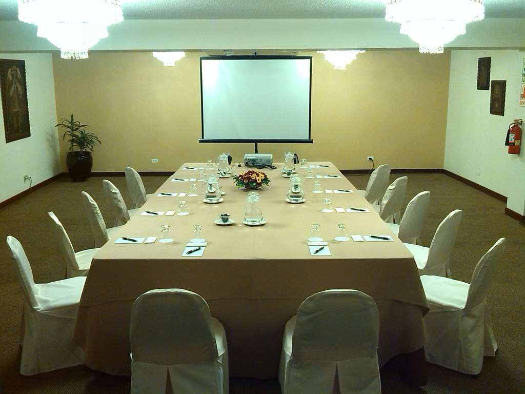 Carrera Hotel